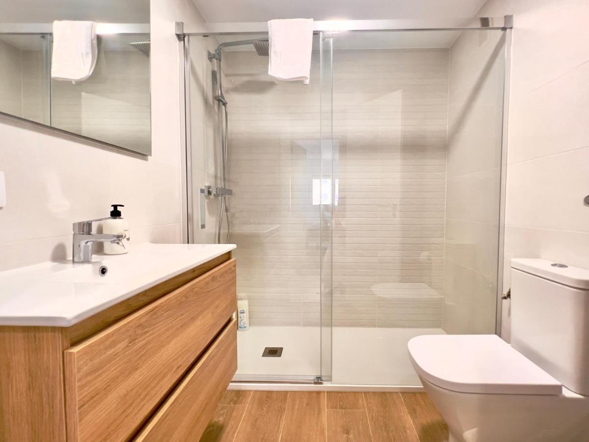 Housing Leon Ana Mogas Con Garaje Apartment ภายนอก รูปภาพ