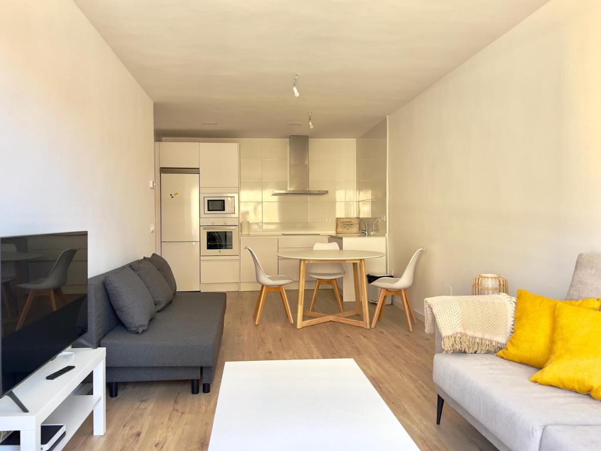 Housing Leon Ana Mogas Con Garaje Apartment ภายนอก รูปภาพ